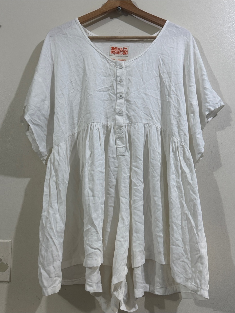 DESATIN White Button-Front Flowy Short-Sleeve Jumpsuit Romper